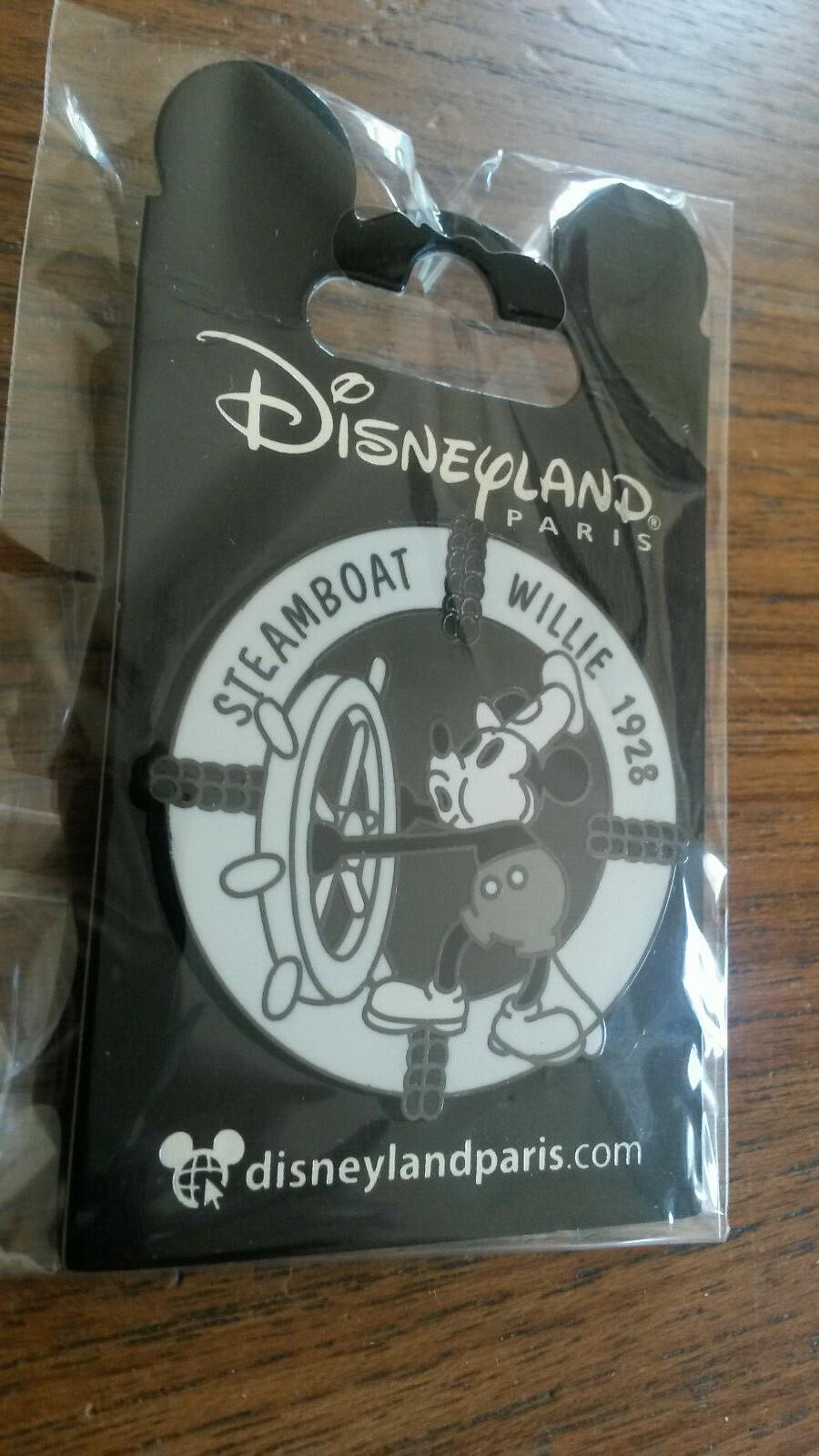Mickey Steamboat Willie 1928 Rubber ring Disney Land Paris Dlrp Dlp round Pin