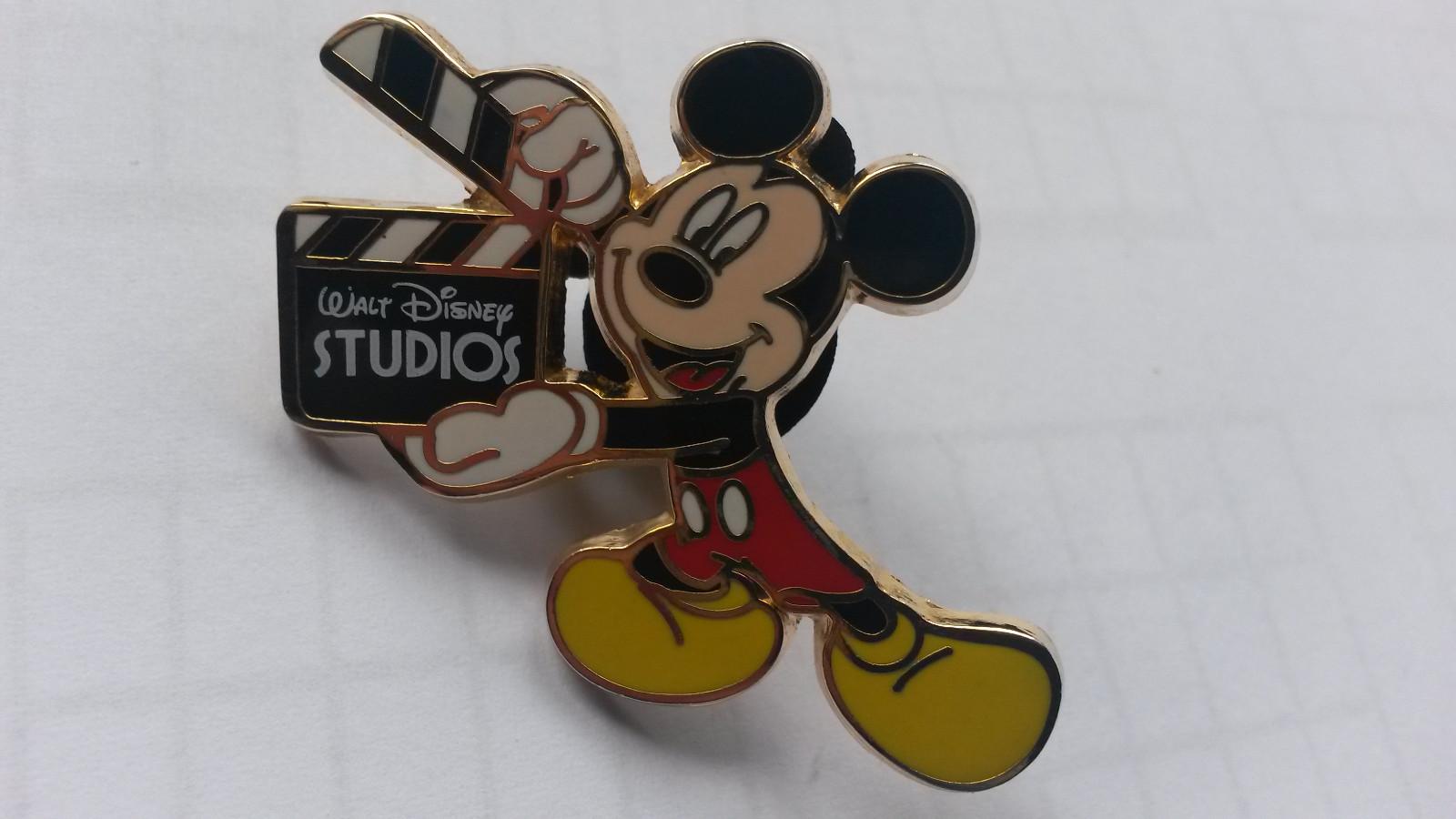Mickey with Moovie Clapboard Disney Studios Disney Land Paris 2001 Dlrp Dlp Pin