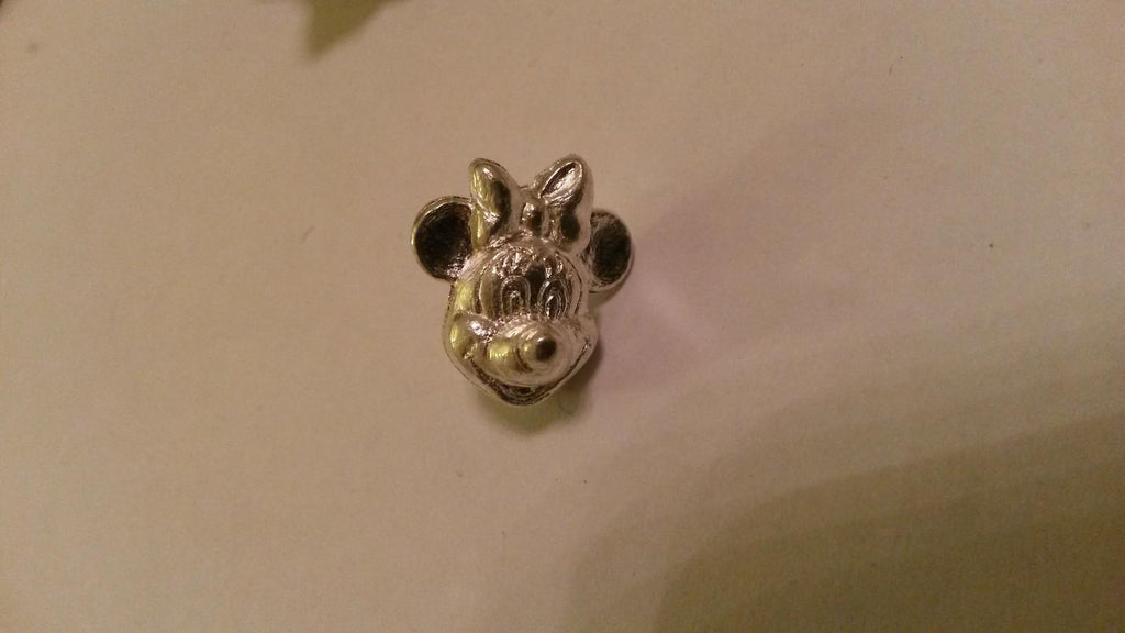 Minnie 3D smiling face silver colour Disney pin
