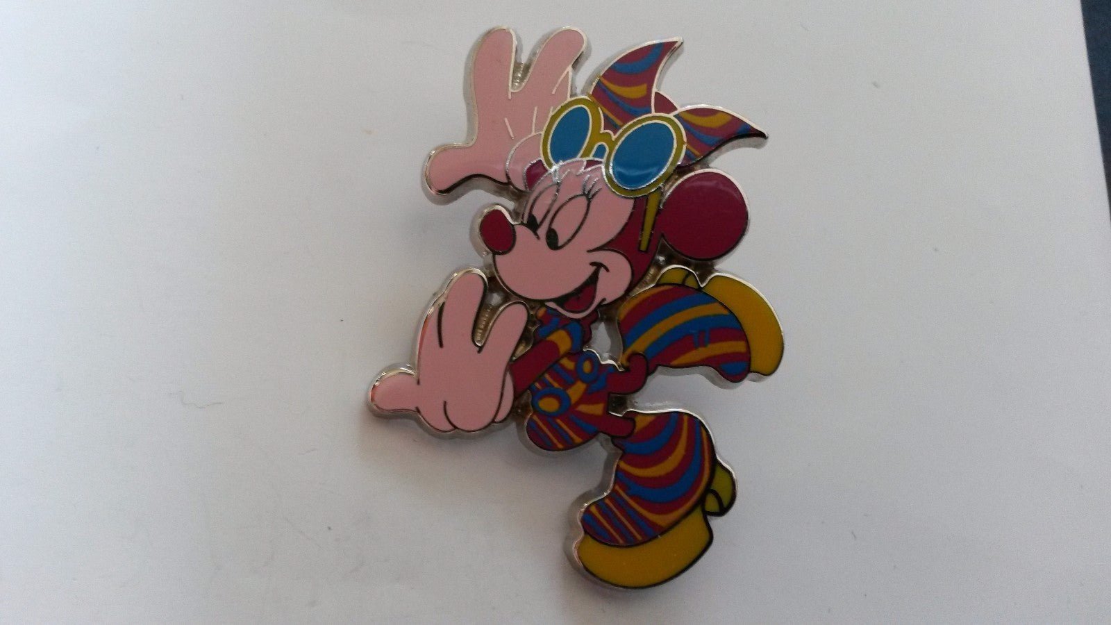 Minnie Disco psychedelic colours Disney Land Paris Dlrp Dlp 2001 Pin