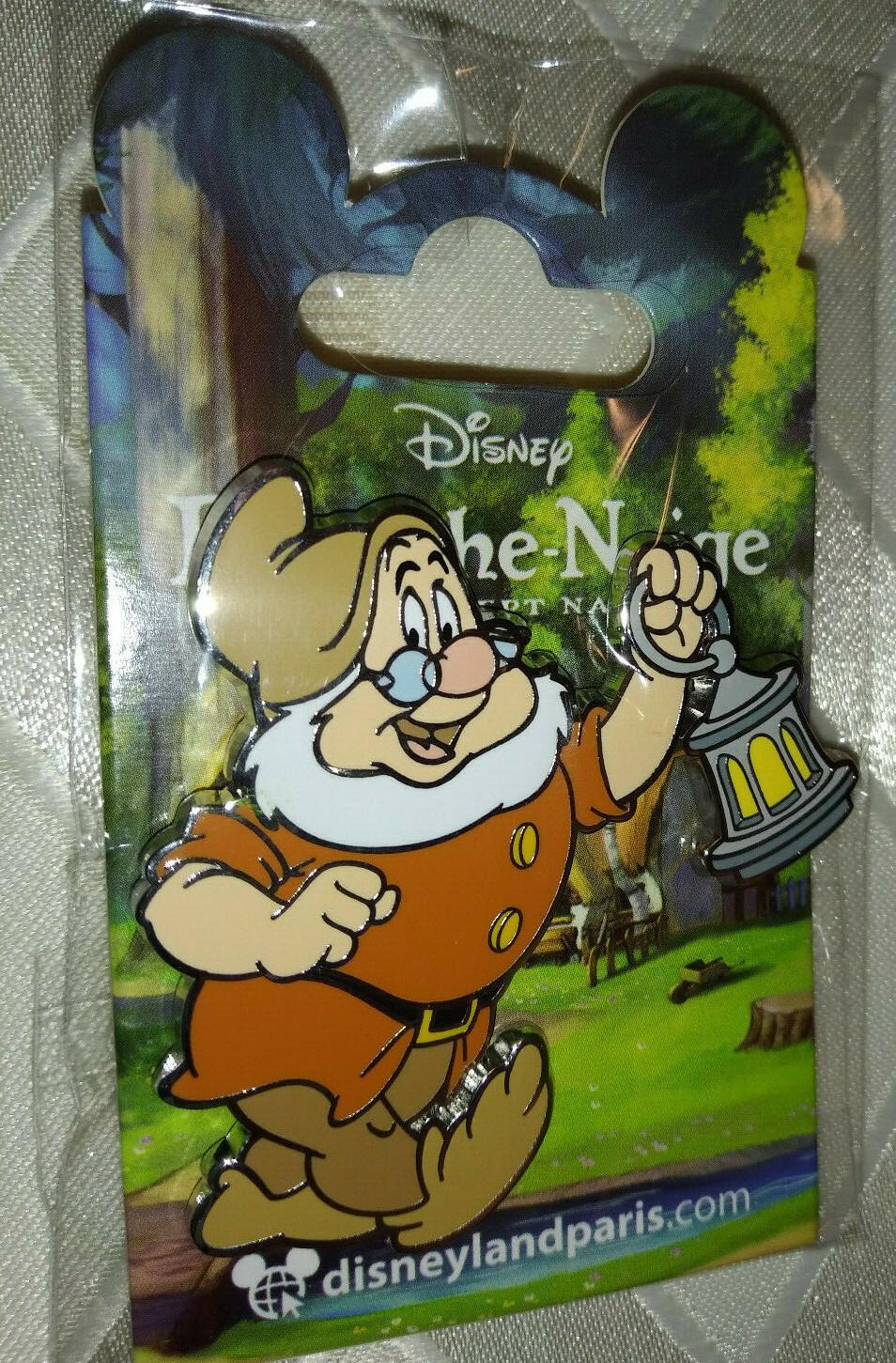 New Doc Dwarf Snow White set Dlp Dlrp Disney Land Paris October 2021 Pin