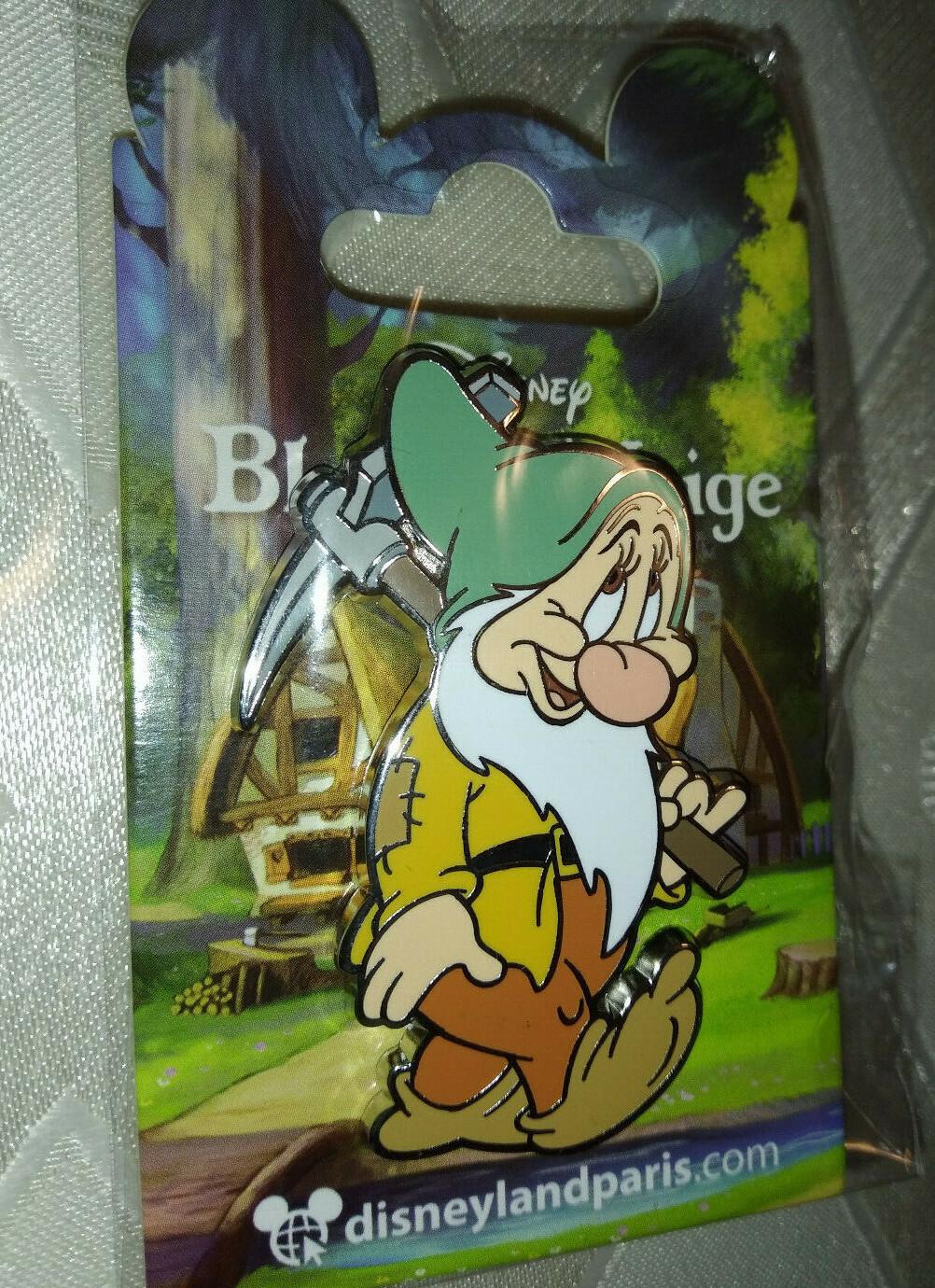 New Shy Bashful Dwarf Snow White set Dlp Dlrp Disney Land Paris October 2021 Pin