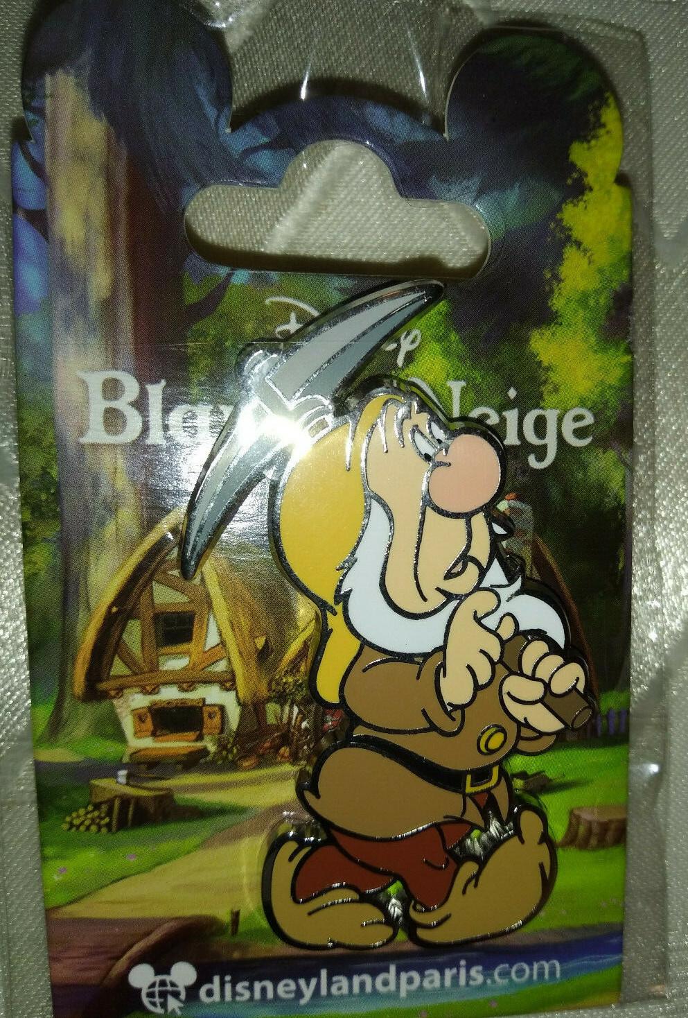 New Sneezy Dwarf Snow White set Dlp Dlrp Disney Land Paris October 2021 Pin