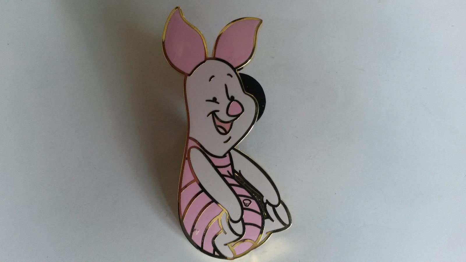 Piglet (Winnie) Disney Paris Cast Lanyard Series 6 Dlrp Dlp LE 1200 2011 pin