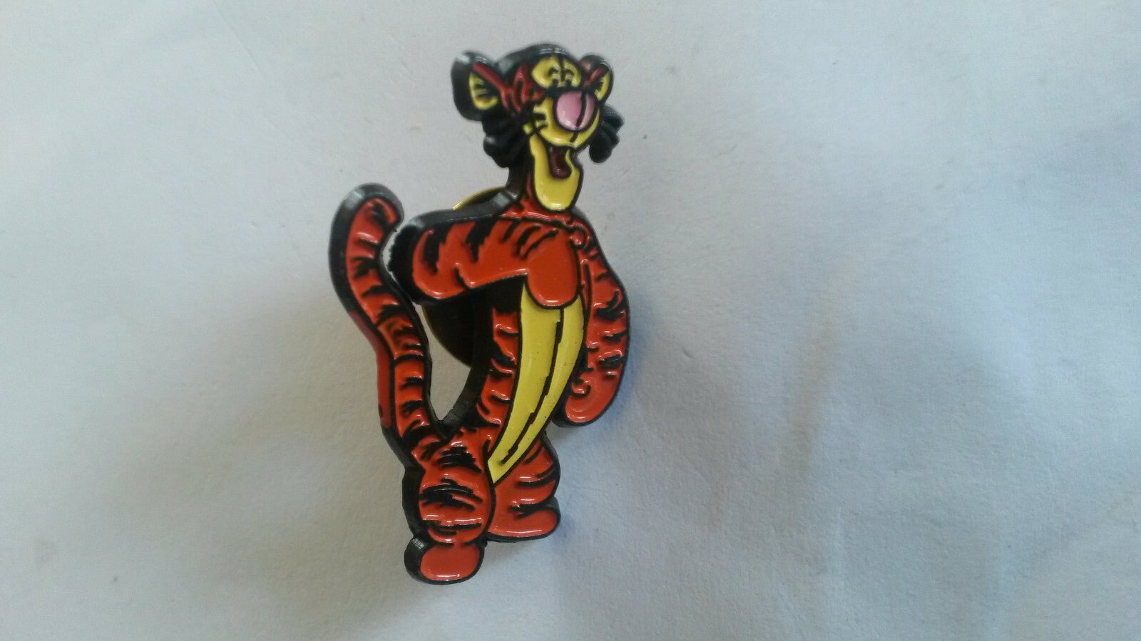 Pin 1914 Sedesma - Tigger with Raised Paw European Disney Pin