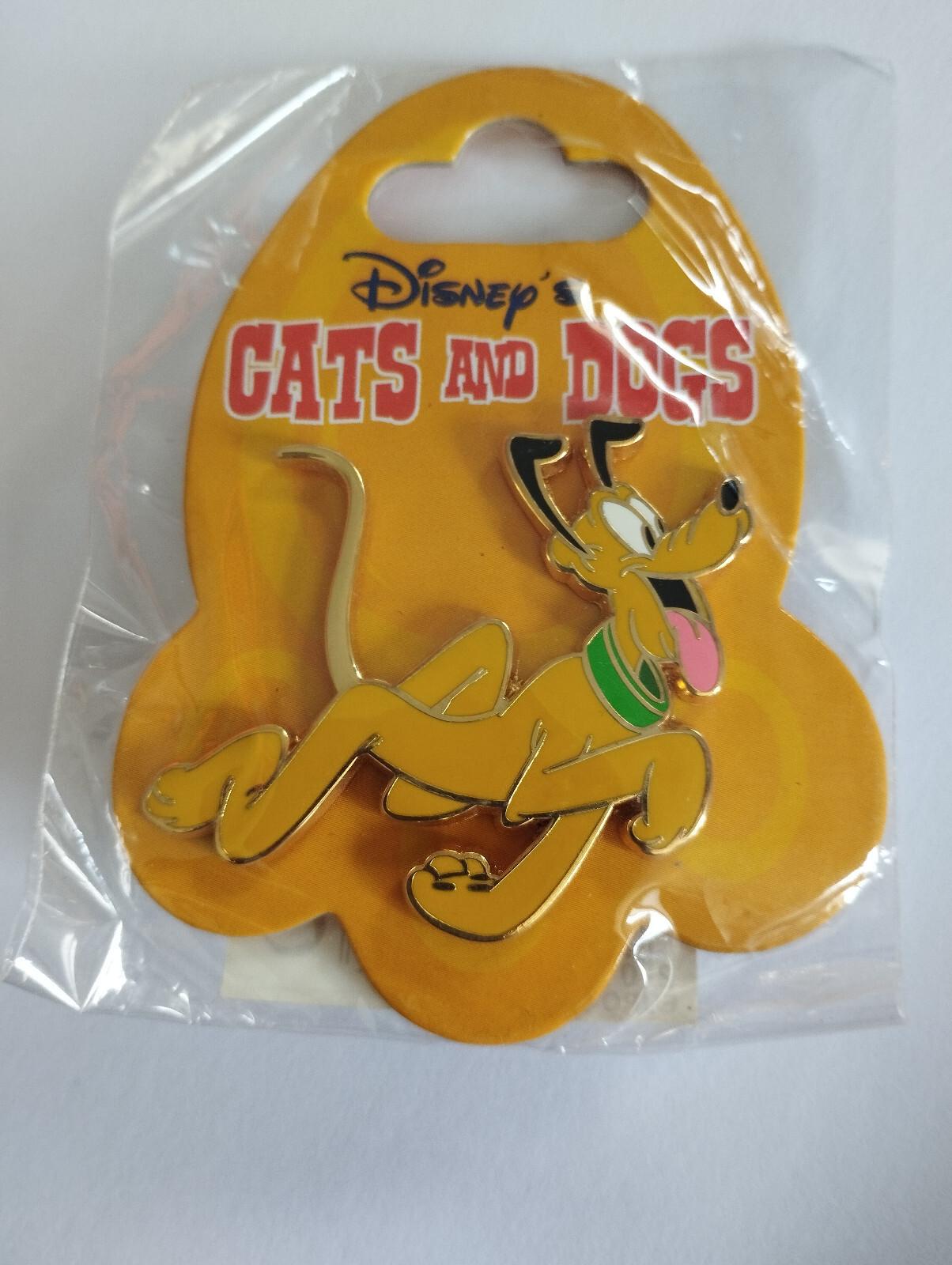 Pluto happy walk Cats & Dogs Series Disney Land Paris Dlrp Dlp 2009 Pin