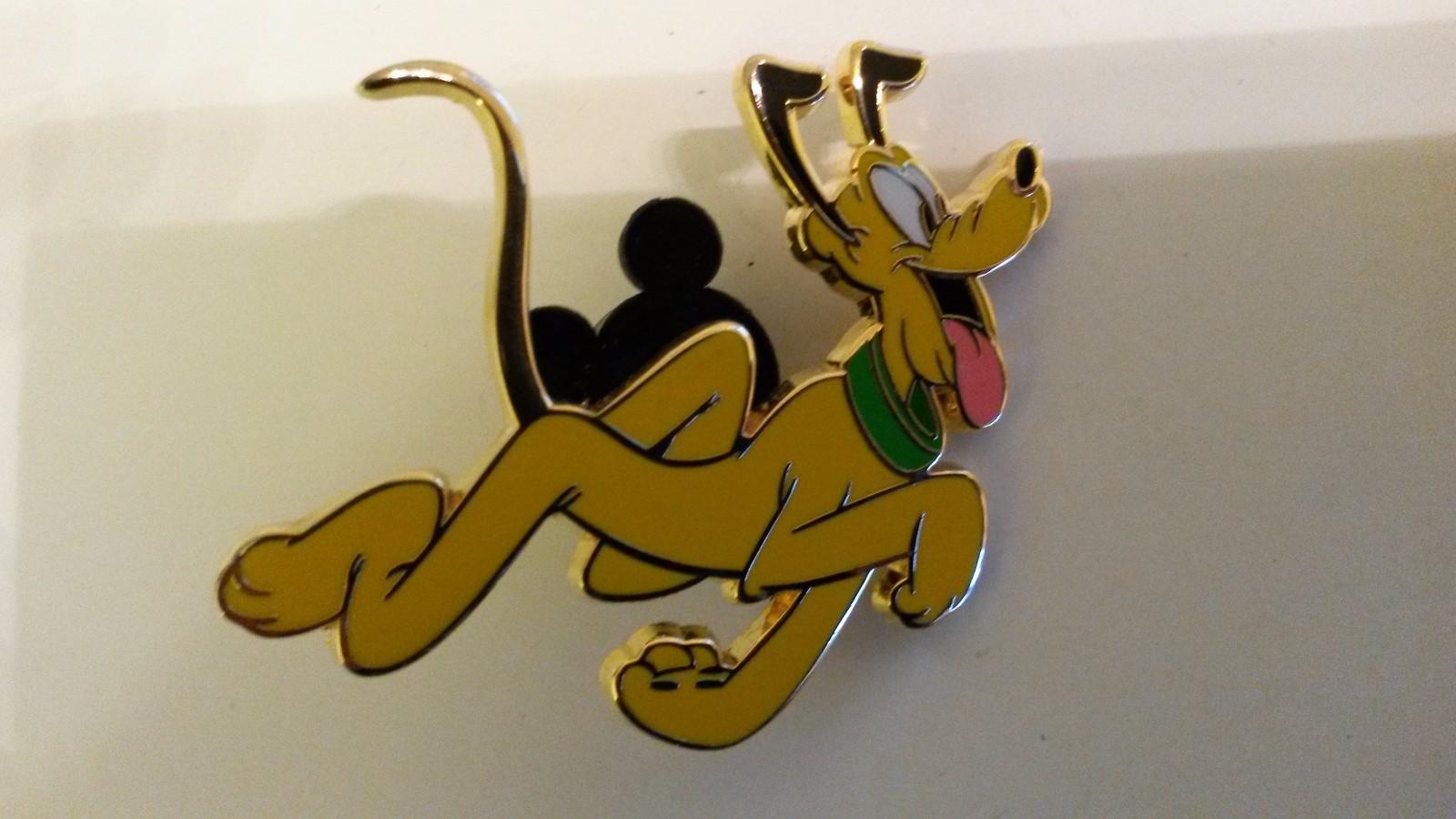 Pluto happy walk Cats & Dogs Series Disney Land Paris Dlrp Dlp 2009 Pin