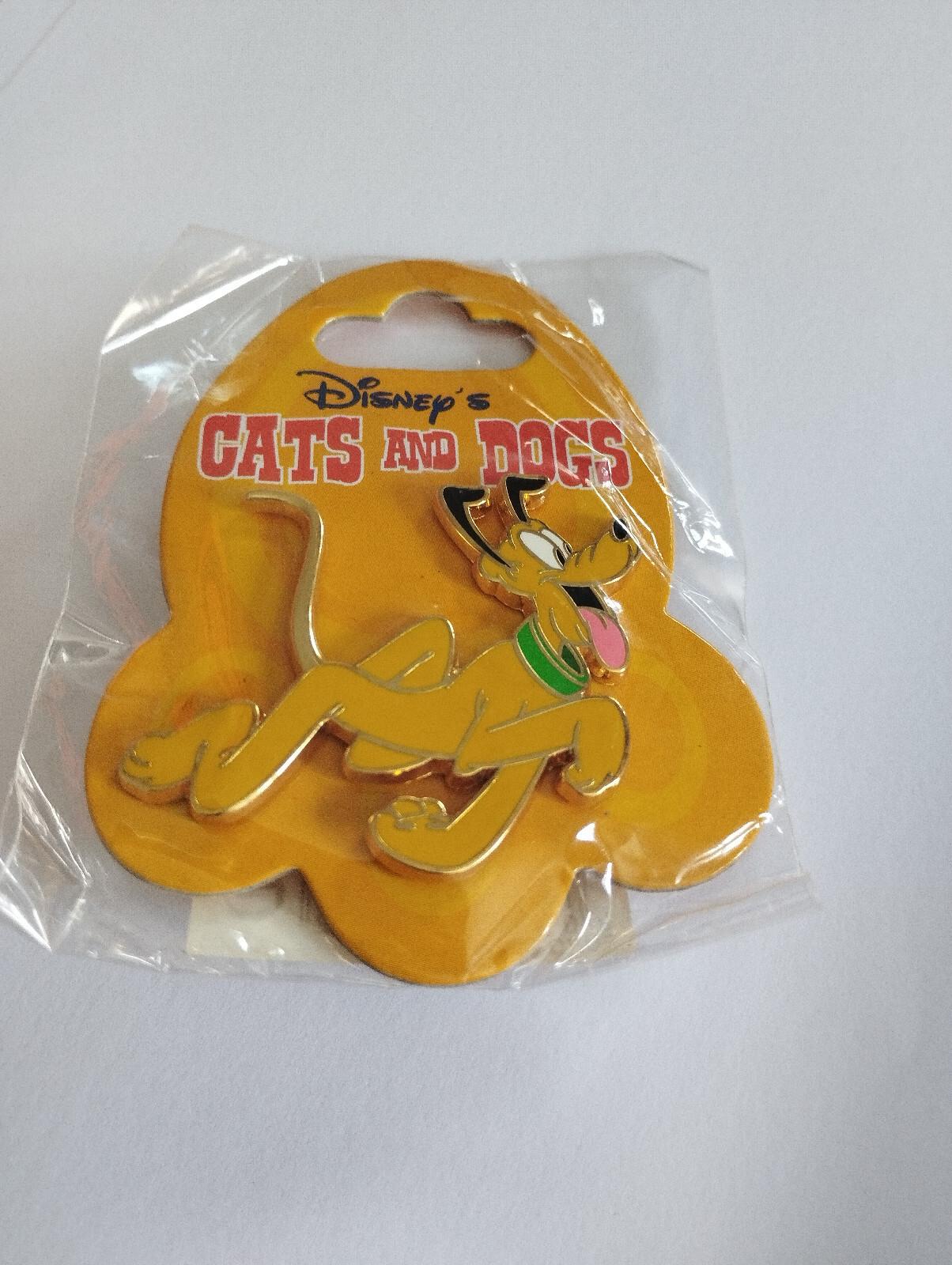 Pluto happy walk Cats & Dogs Series Disney Land Paris Dlrp Dlp 2009 Pin