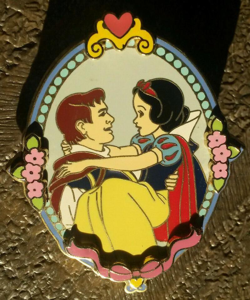 Princess Pair (Snow White & Prince) 3D in a frame Disney WDW Pin