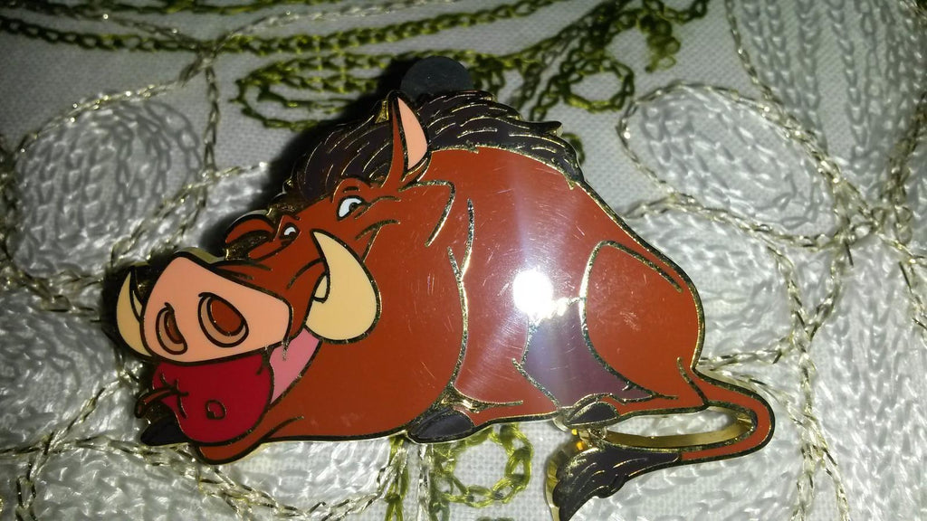 Pumbaa with Apple (Lion King) Cast Lanyard Series 7 Disney L Paris Dlrp Dlp Pin