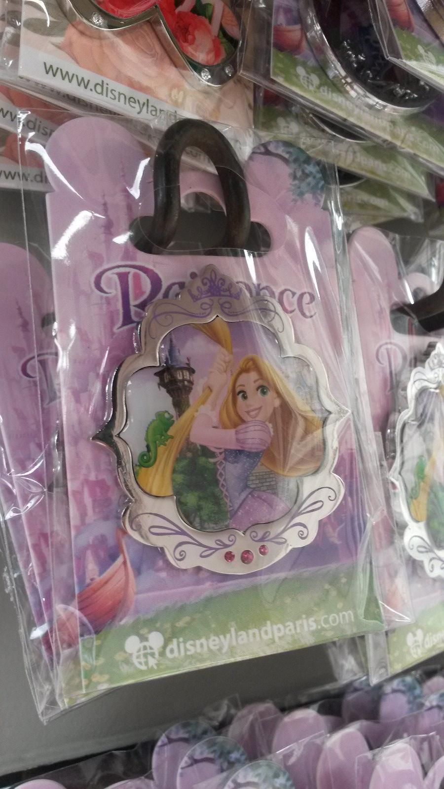Rapunzel with Pascal (Tangled Raiponce) Disney Land Paris Dlrp Dlp 2017 pin