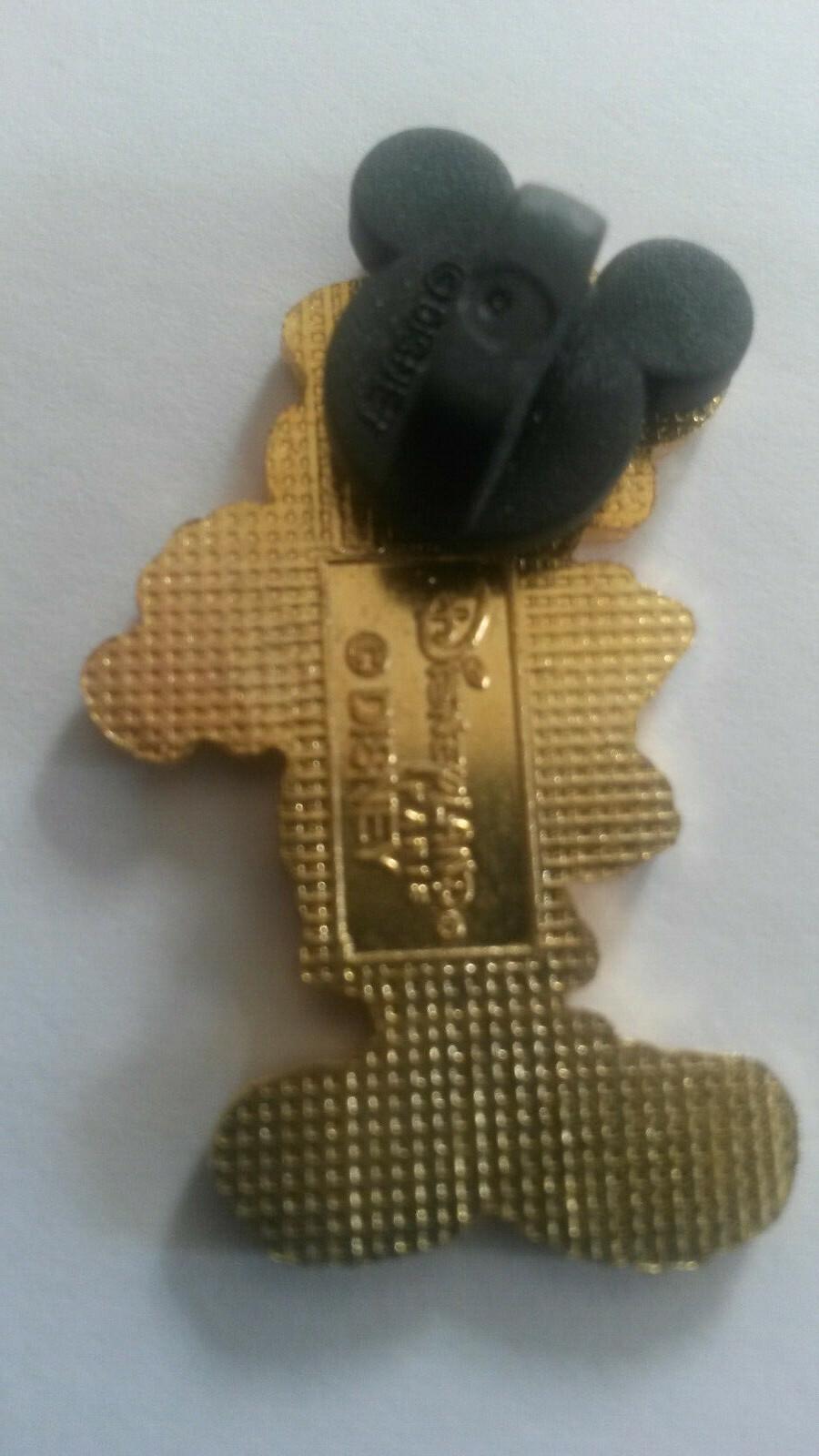 Safari Mickey with Binoculars Disney Land Paris Dlrp Dlp 2000 pin