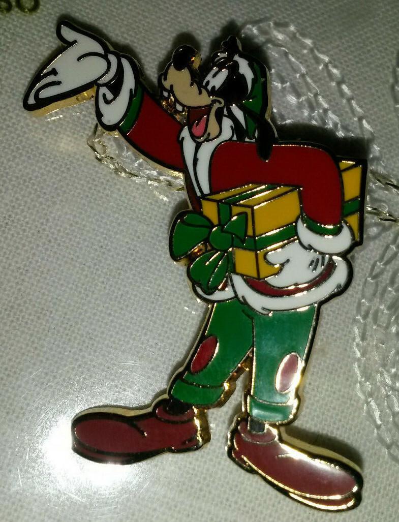 Santa Goofy only from Booster set 2013 Disney Land Paris Dlrp Dlp Pin