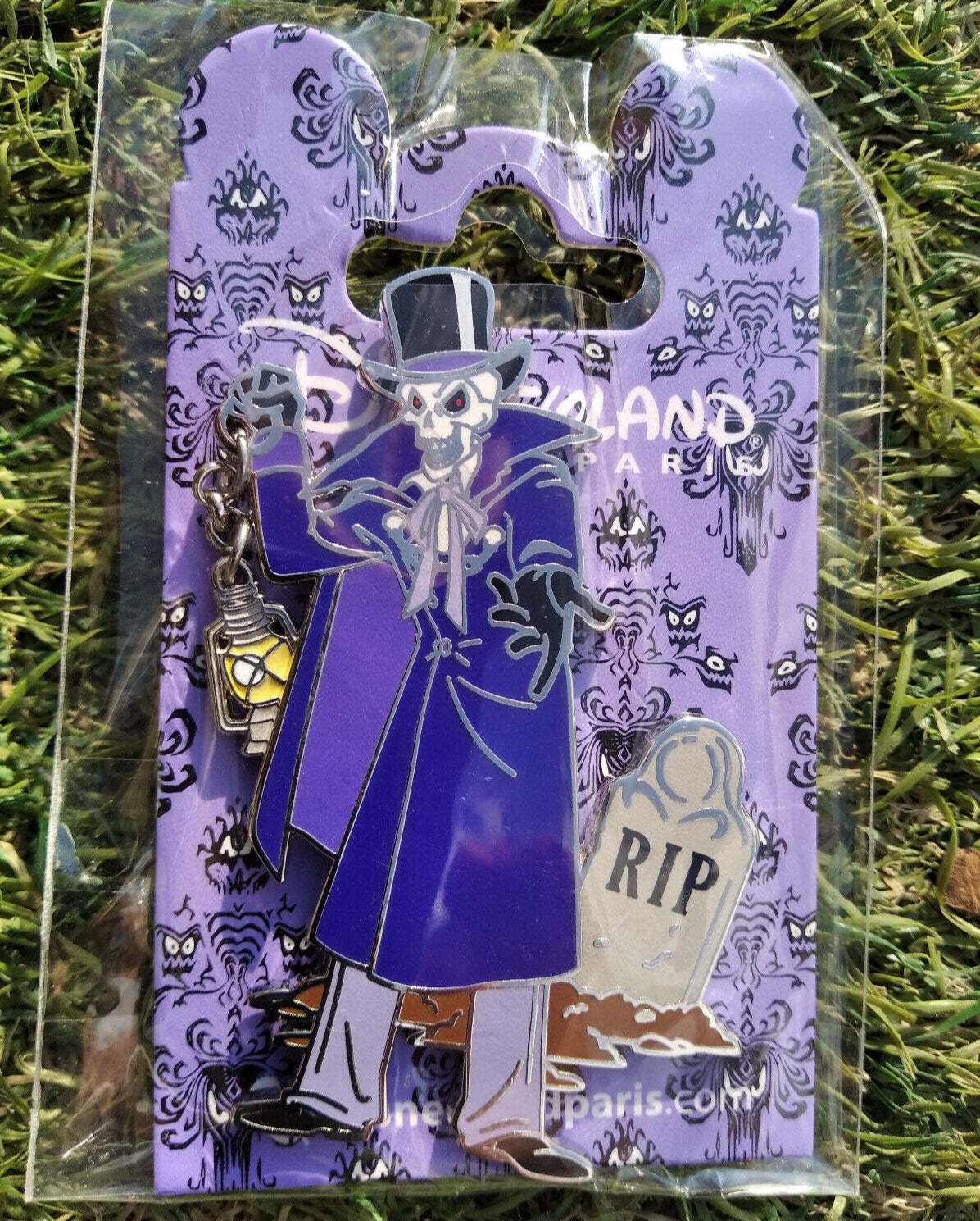 Skeleton Lantern Phantom Manor Haunted Mansion Disney Paris DLP 2022 Dangle Pin