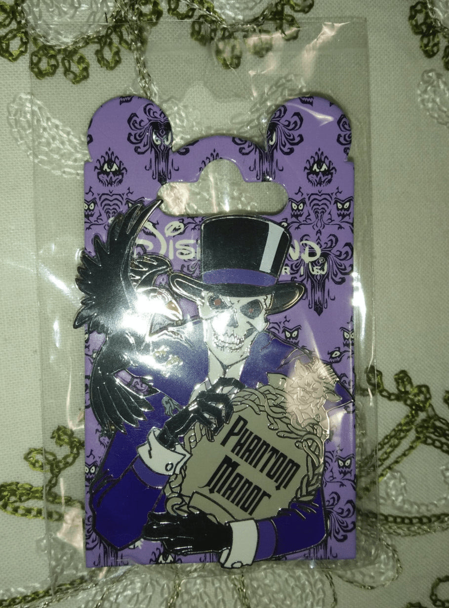 Skeleton with Raven Phantom Manor Haunted Mansion Disney Paris DLP Oct 2022 Pin