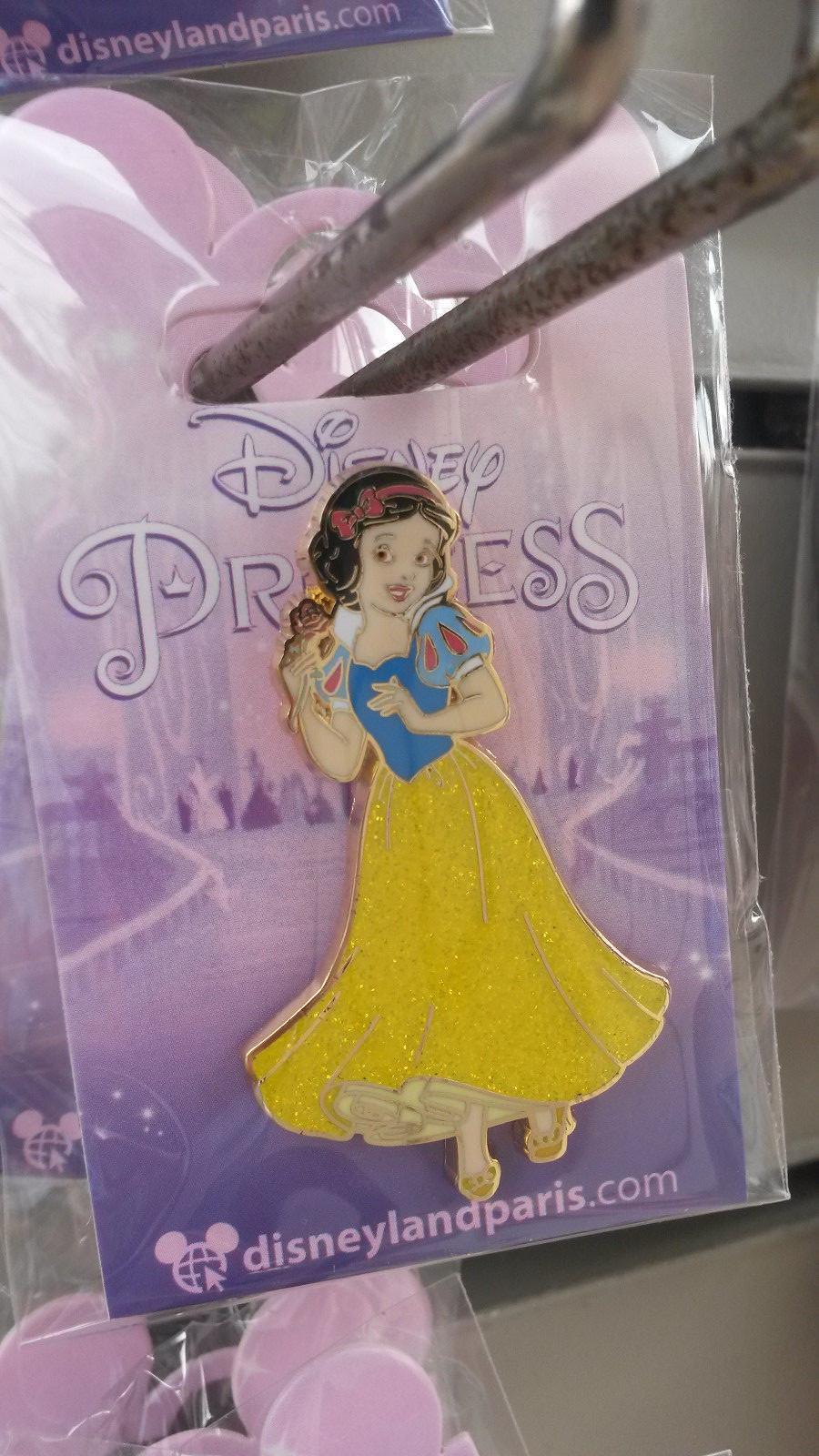 Snow White with rose Princess Disney L Paris Dlrp Dlp 2015 Glitter Pin sold out