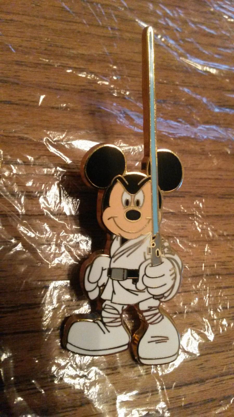 Star Wars Mickey as Luke Skywalker Disney Land Resort Paris Dlrp Dlp 2009 pin