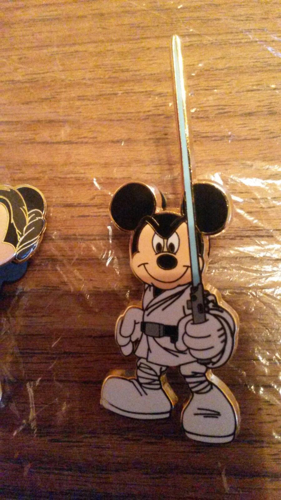 Star Wars Mickey as Luke Skywalker Disney Land Resort Paris Dlrp Dlp 2009 pin