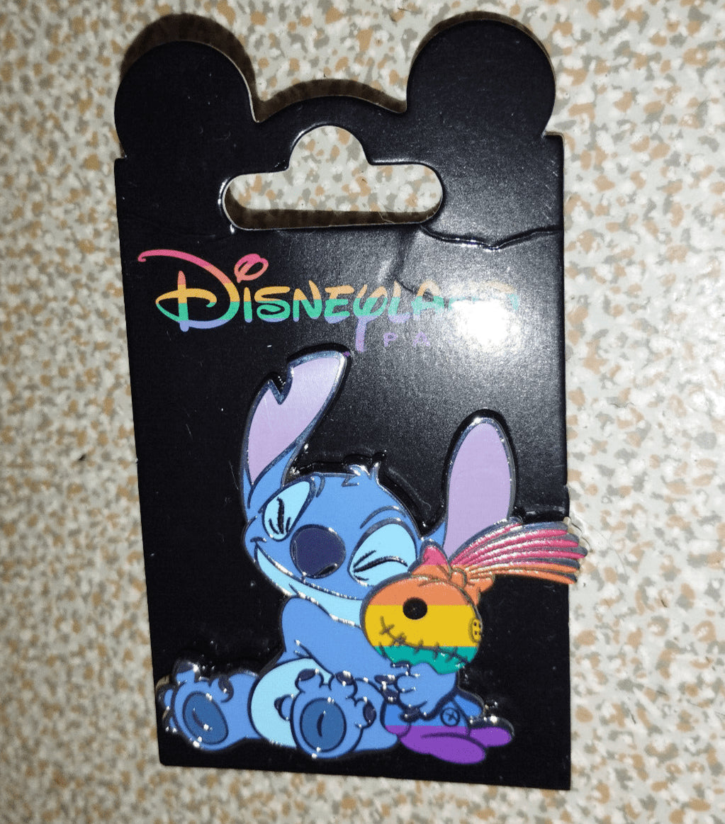 Stitch and Scrump - Hug - Rainbow Disney Land Paris Dlrp Dlp June 2024 Pin