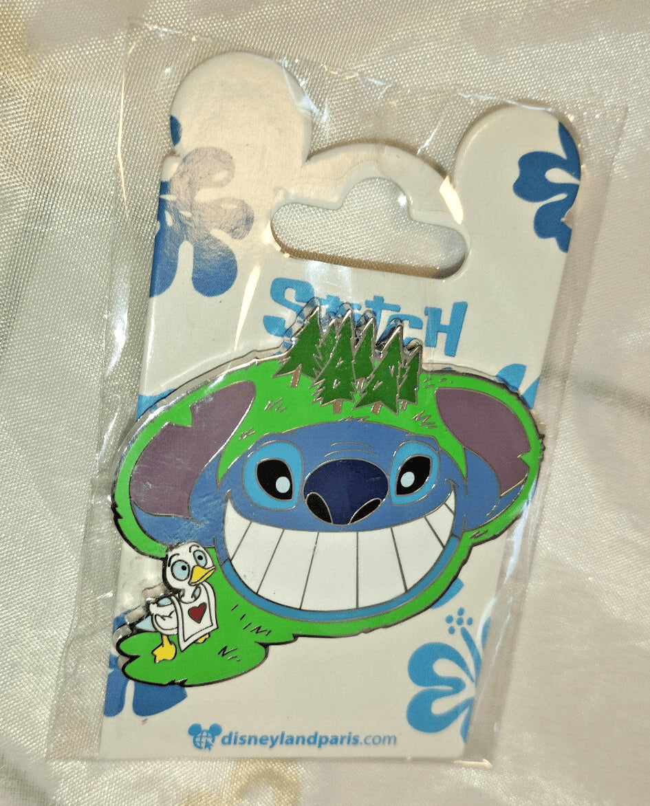 Stitch Duckling Alice's Curious Labyrinth Disney Land Paris DLP May 2023 Pin