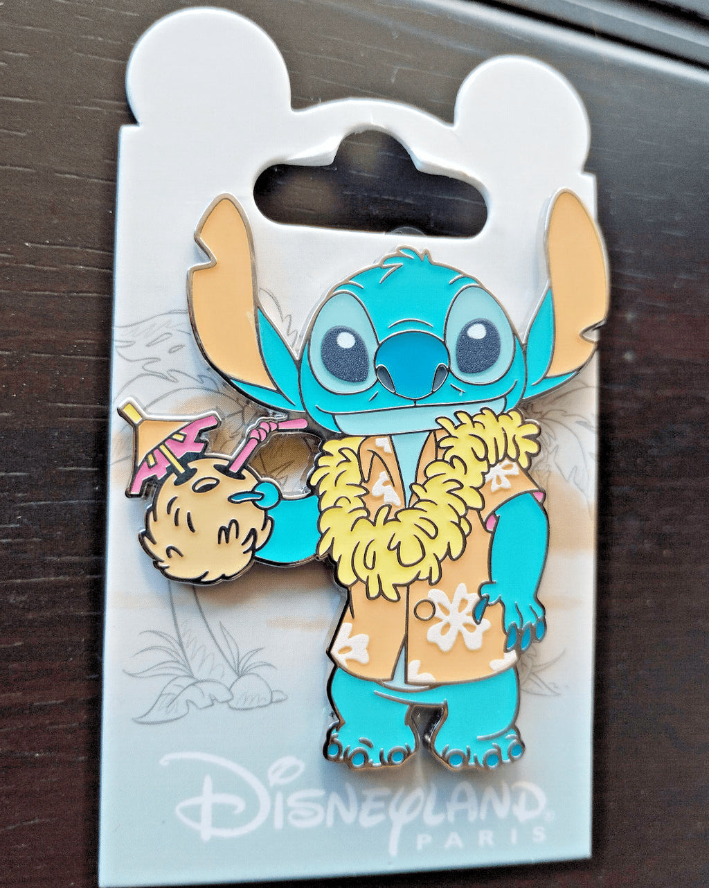 Stitch Hawaiian shirt drinking coconut Disney Land Paris DLP March 2024 Pin