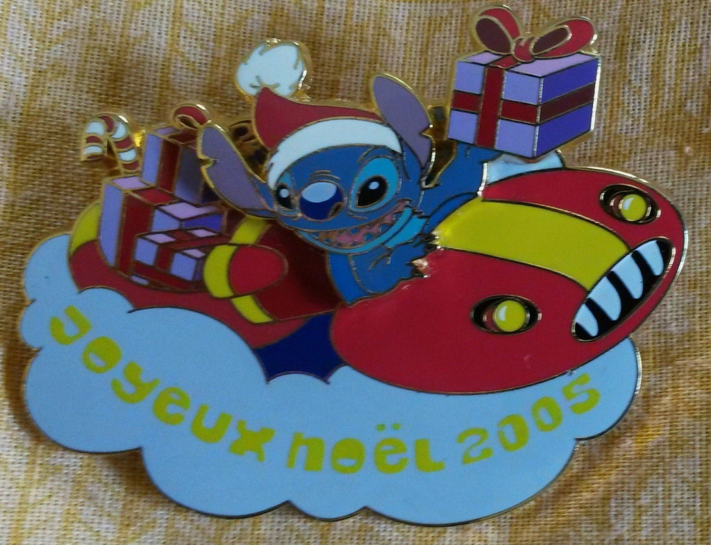 Stitch in red police sled christmas 2005 Disney Land Paris Dlrp Dlp LE 1200 Pin