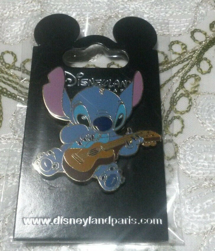 Stitch playing guitar ukulele Disney Land Paris Dlrp Dlp 2010 Pin