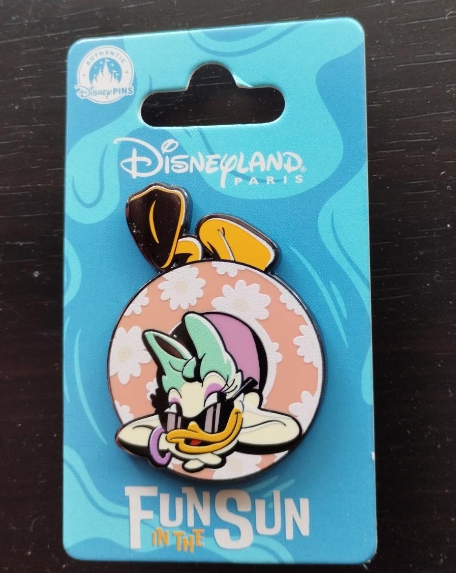 Summer Fun Collection Daisy Floating Innertube Disney Paris Dlp 2025 Pin
