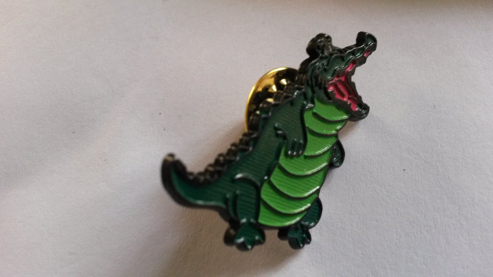 Tick Tock Crocodile ready to eat Hook ( Peter Pan ) European Disney Pin