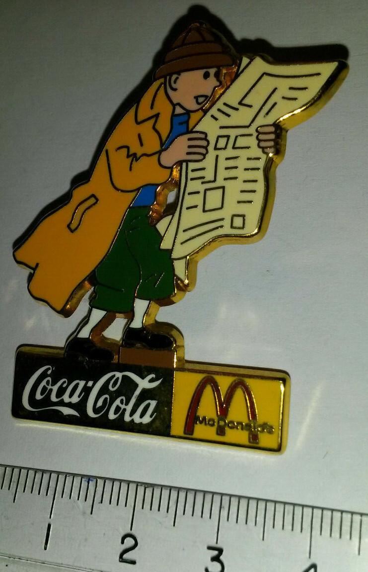 Tintin reading newspaper lisant journal Coca Cola Mc Donald Pin