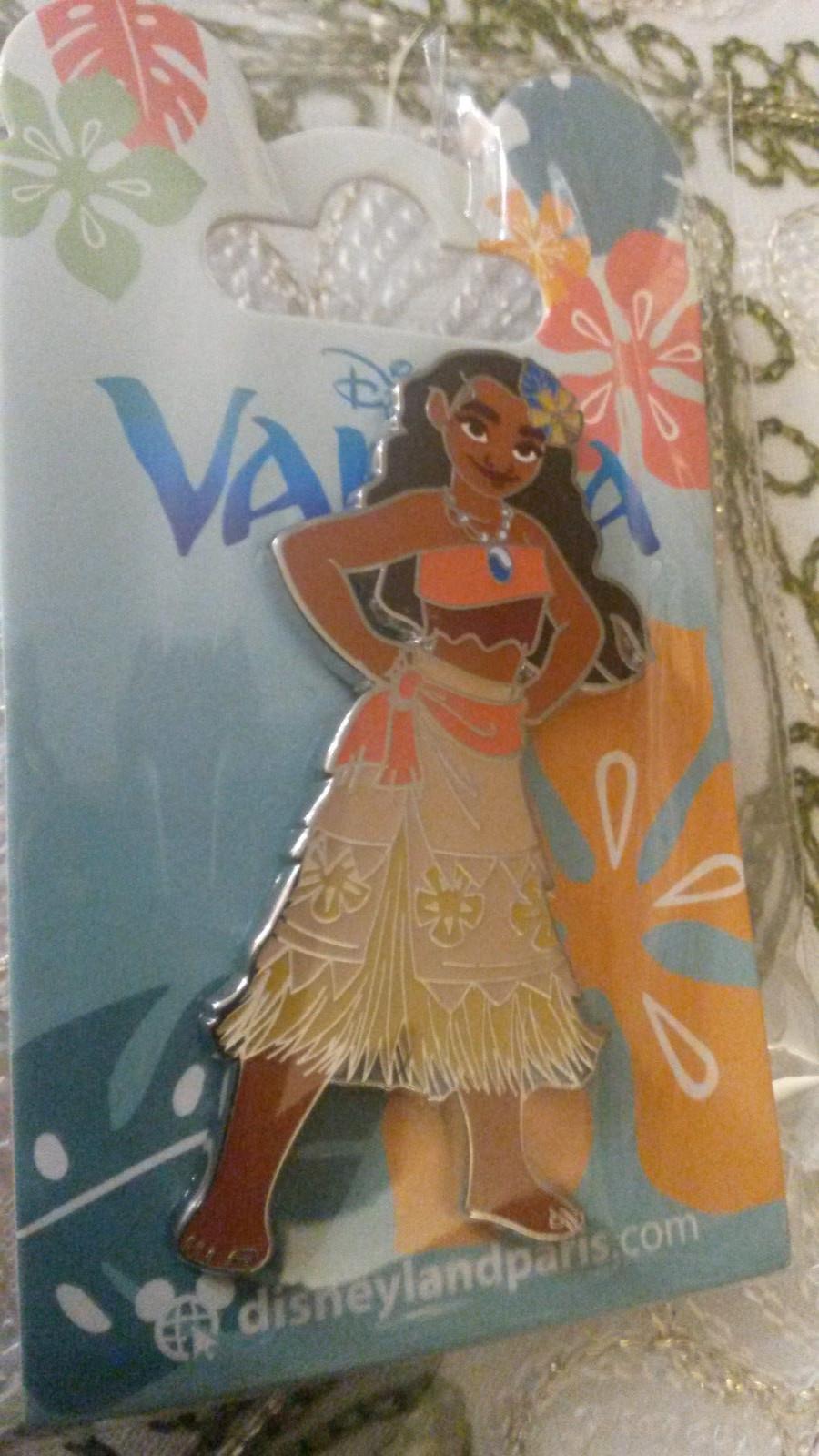 Vaiana / Moana standing posing hands on hips Disney Land Paris Dlrp Dlp 2016 pin