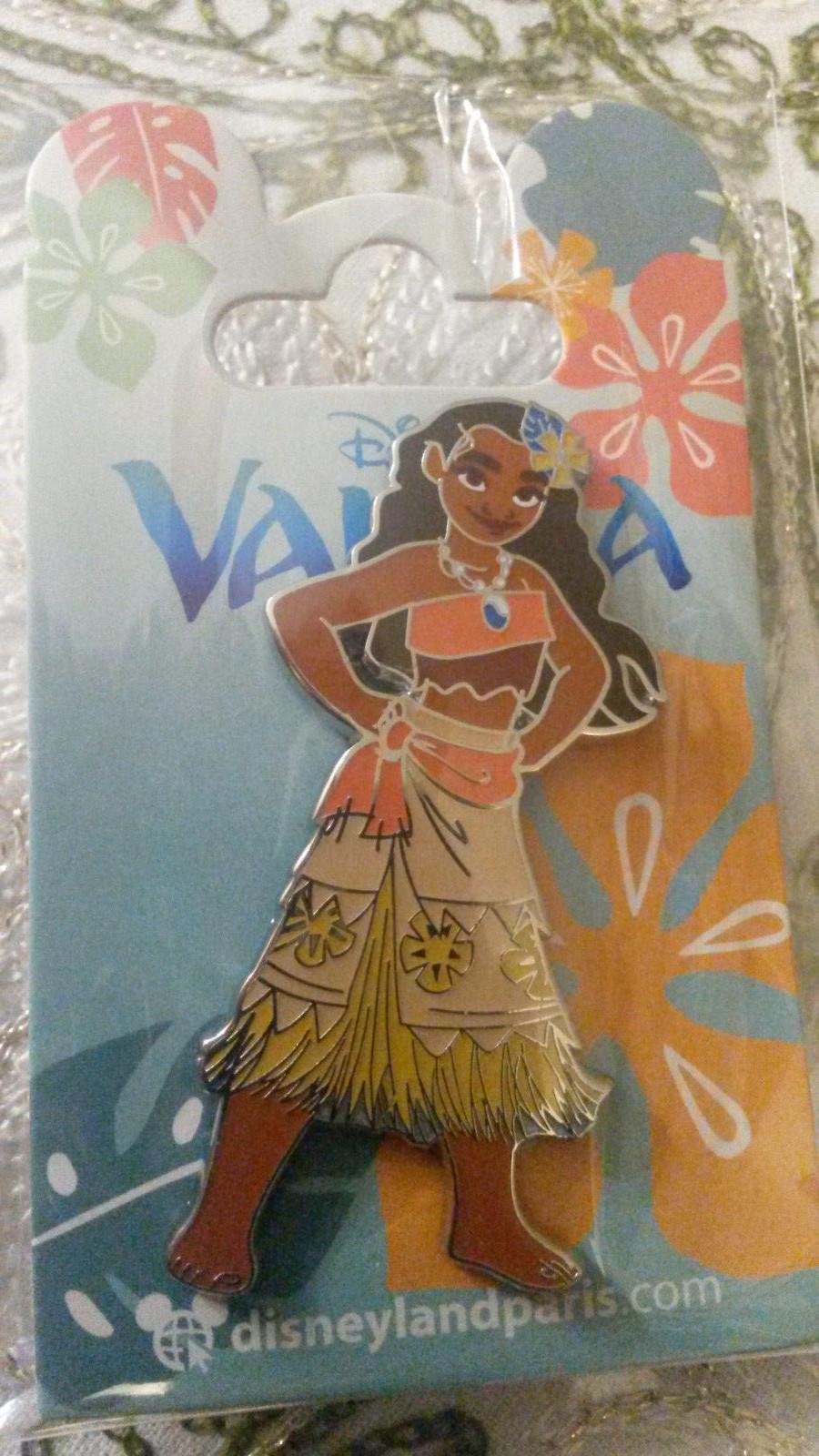 Vaiana / Moana standing posing hands on hips Disney Land Paris Dlrp Dlp 2016 pin