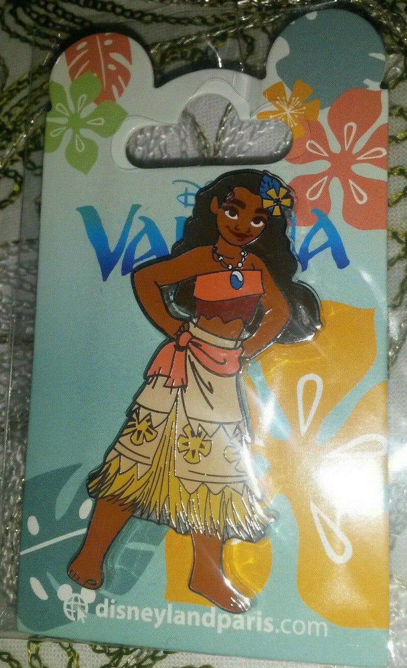 Vaiana / Moana standing posing hands on hips Disney Land Paris Dlrp Dlp 2016 pin
