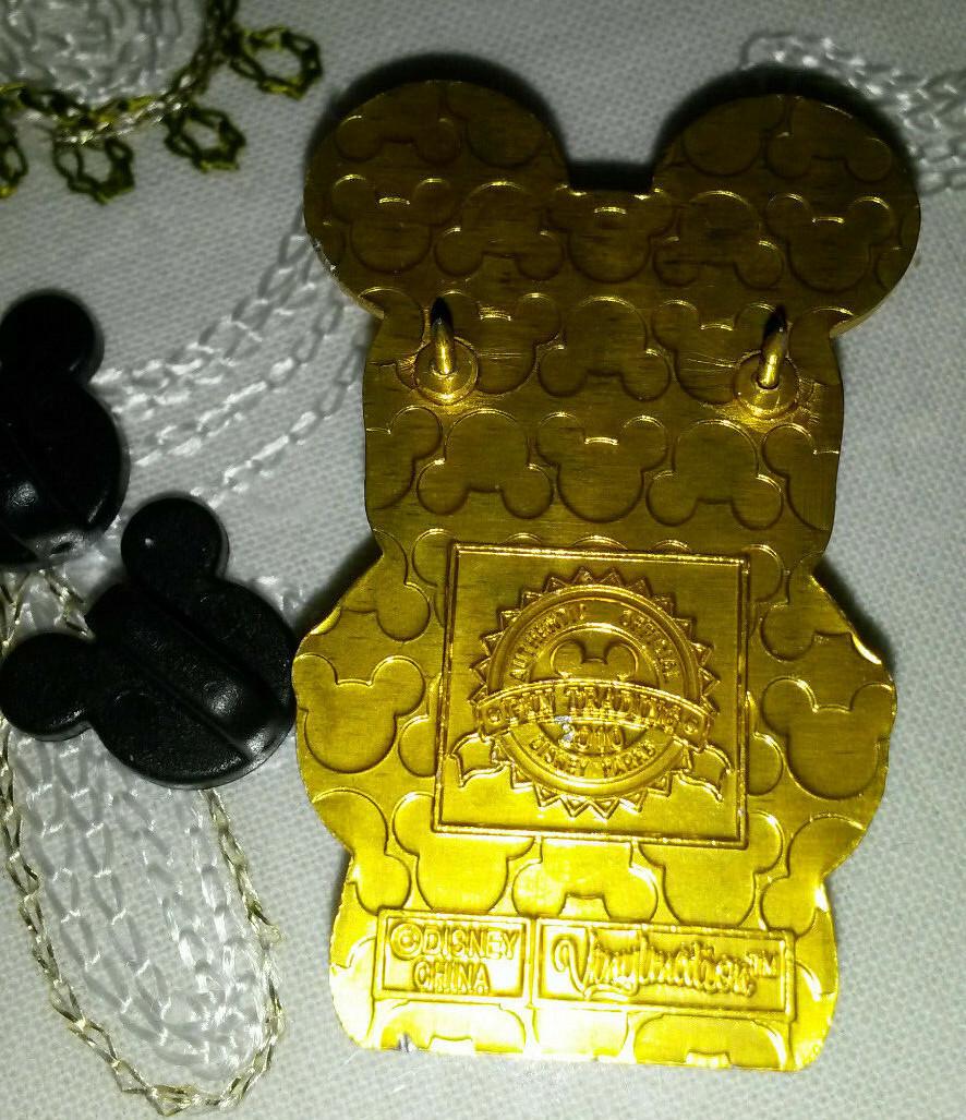Vinylmation 3D Pins - Mickey Mouse in Poncho Disney Land Paris Dlp 2011 Pin