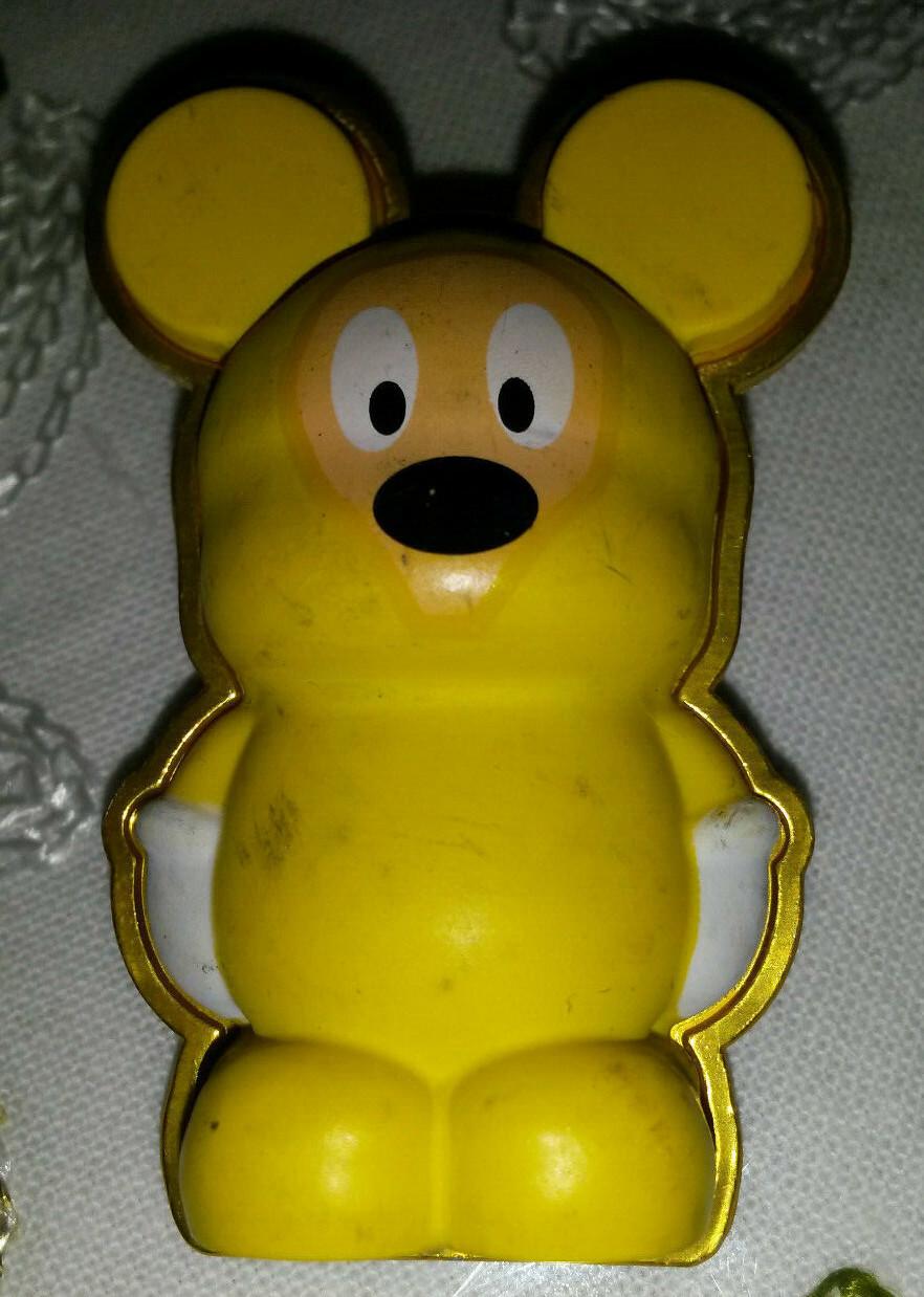 Vinylmation 3D Pins - Mickey Mouse in Poncho Disney Land Paris Dlp 2011 Pin