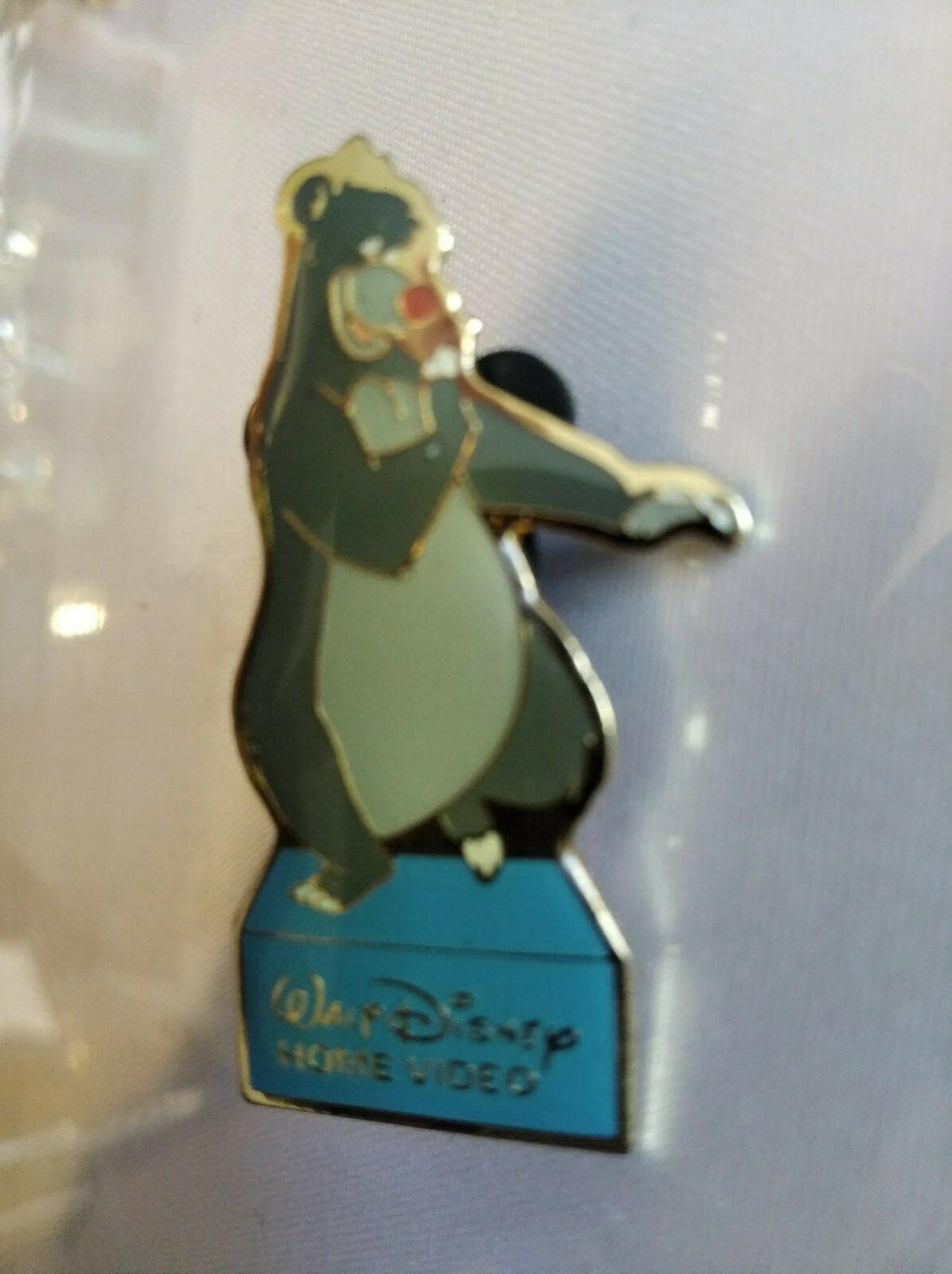 Walt Disney Home Video - The Jungle Book - Baloo bear boxing Disney Pin