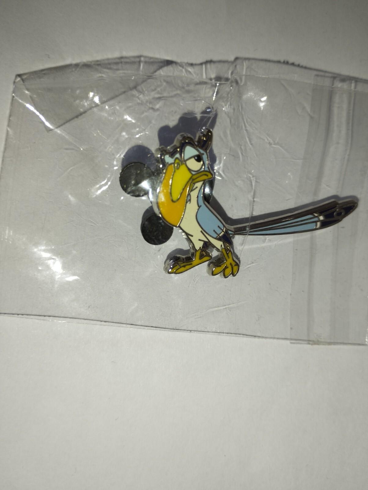 Zazu bird (Lion King) Cast Lanyard Series Disney Land Paris Dlp May 2022 pin